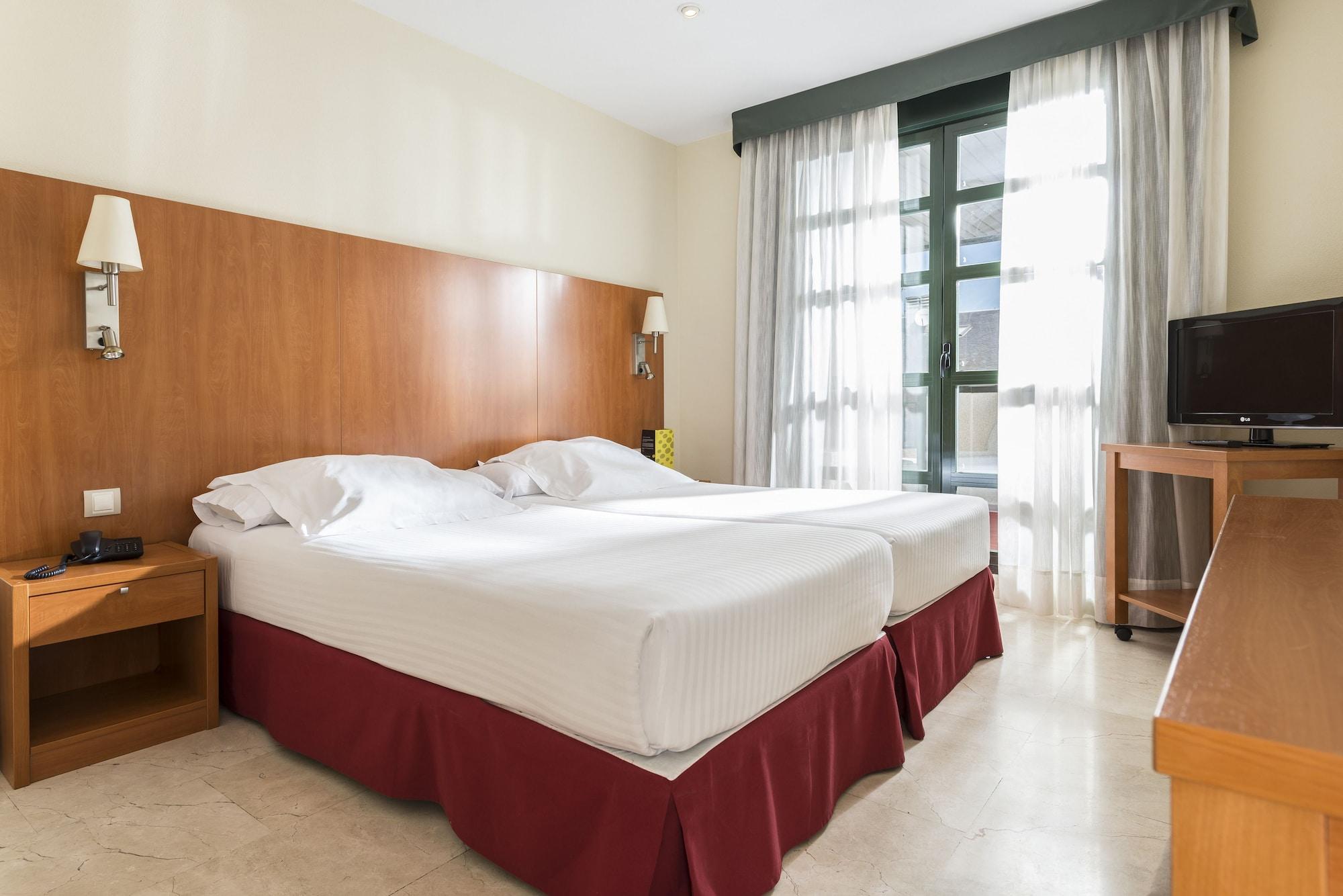 Exe Gran Hotel Almenar Las Rozas de Madrid Bagian luar foto